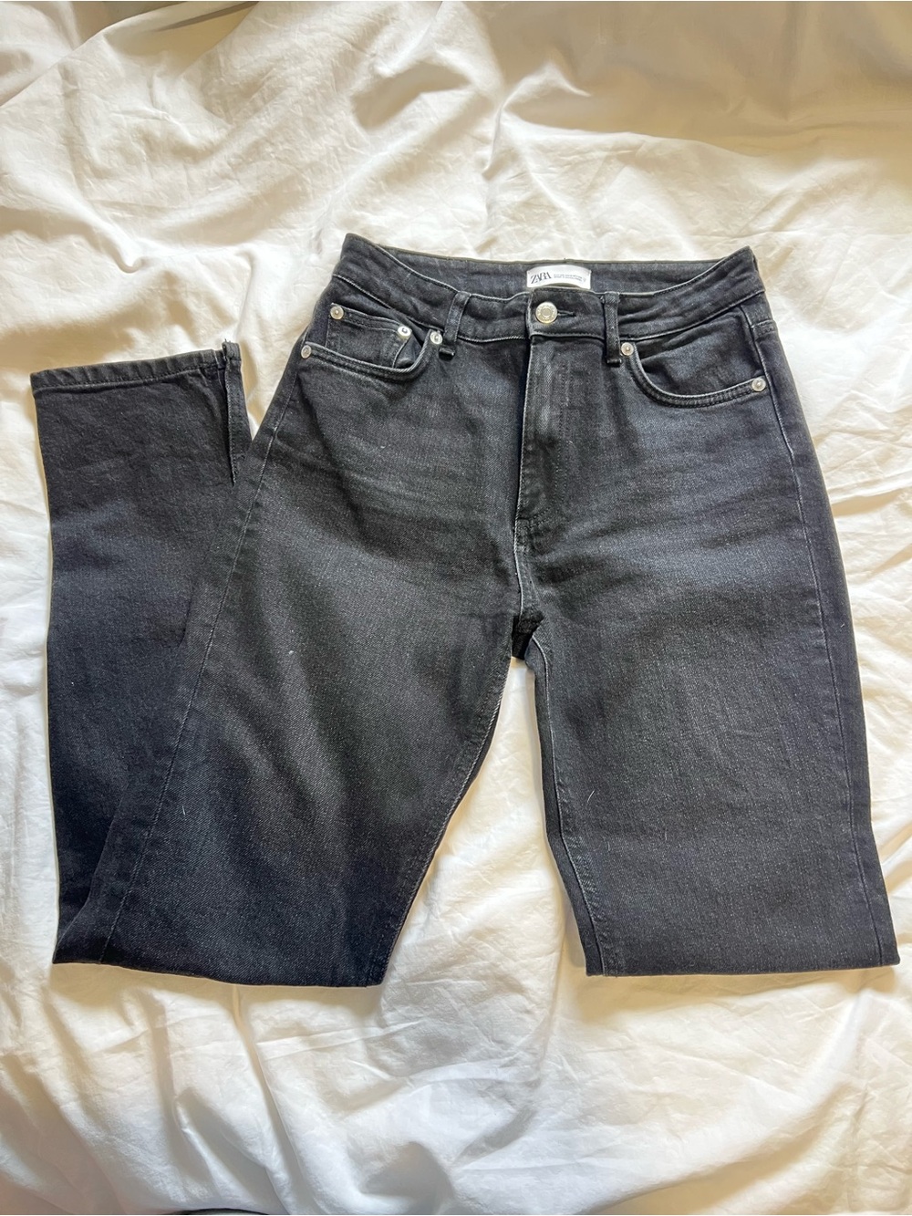 Zara Black High-Rise Straight Jeans